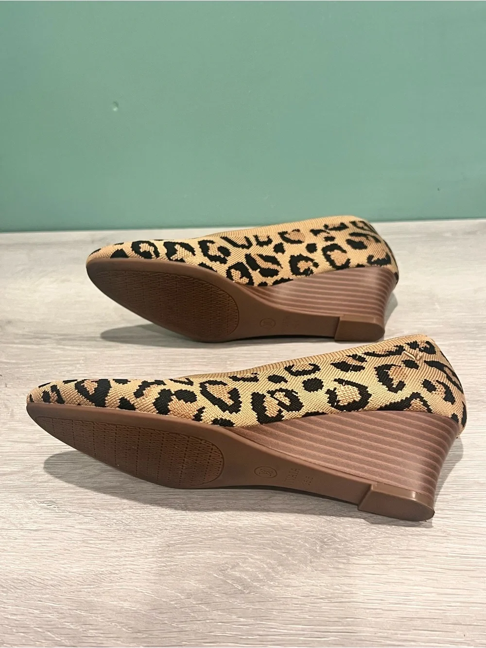 VIVAIA Leopard Print Knit Wedge Pumps – Women’s Size 5.5